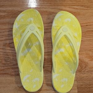 CROCS Yellow Tie-Dye Sandals